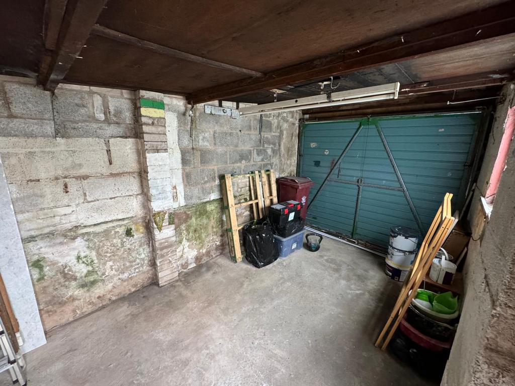 Garage.jpg