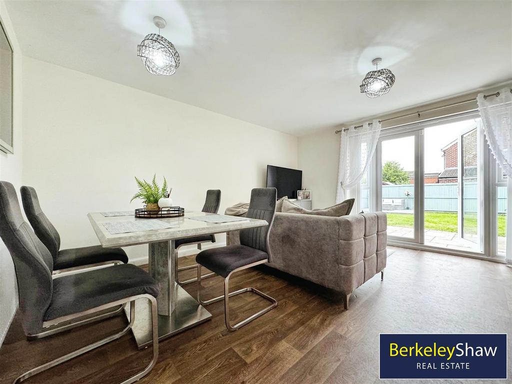 Living/dining room