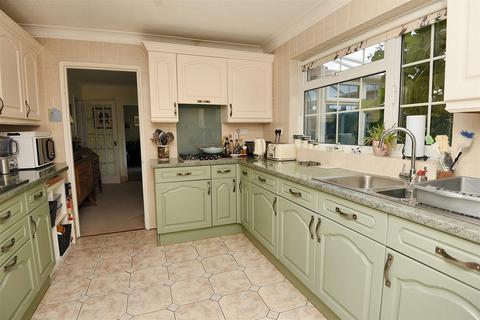 5 bedroom detached house for sale, Saxons Acre, Warminster