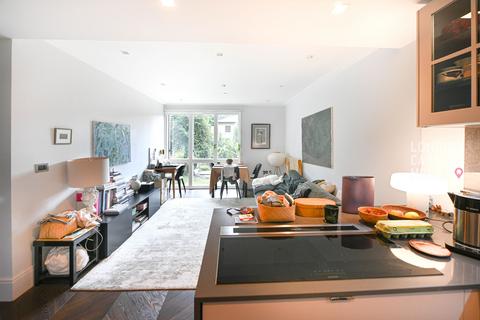 1 bedroom apartment for sale, Willoughby House, Kidderpore Avenue, NW3