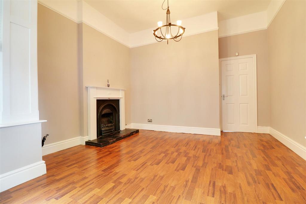 Lounge 2.jpg