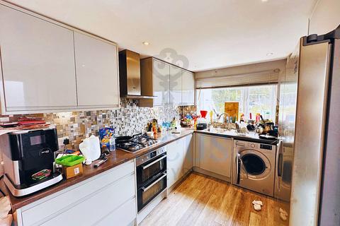 4 bedroom semi-detached house for sale, Kinross Avenue, Worcester Park KT4