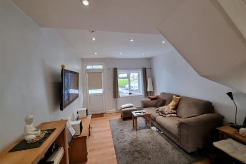 2 bedroom end of terrace house to rent, Cranmer Road, Croydon