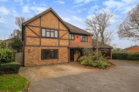 5 bedroom detached house for sale, Vigo Lane, Hampshire GU46