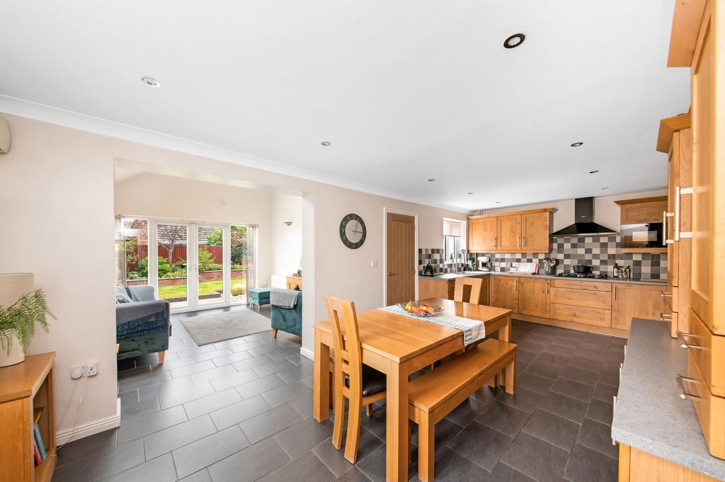 Dining kitchen