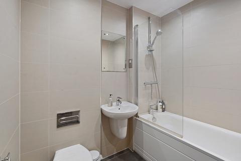 2 bedroom flat for sale, Shakespeare Road, London, W7