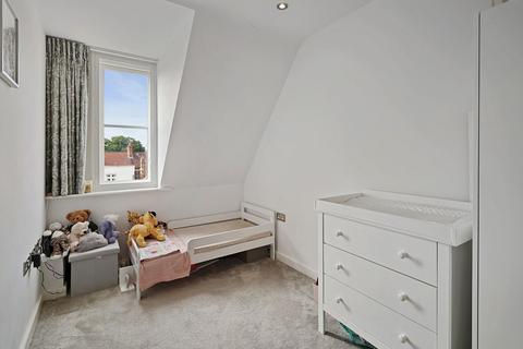 2 bedroom flat for sale, Shakespeare Road, London, W7