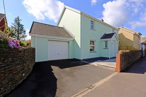 3 bedroom detached house to rent, St Tyfodwg Close, Bridgend CF35