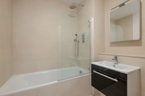 2 bedroom flat to rent, Luke House, SW1P