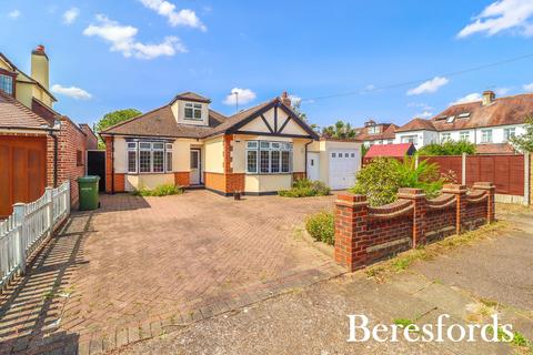 3 bedroom bungalow for sale, Clayton Avenue, Upminster, RM14