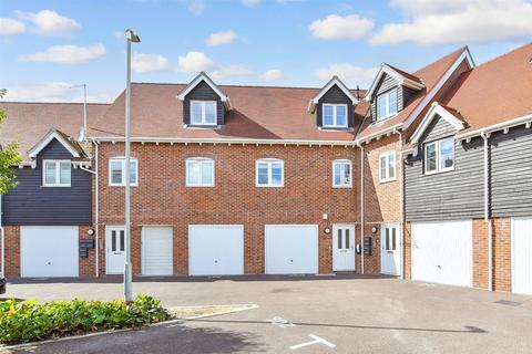 1 bedroom apartment for sale, Elm Gardens, Kelvedon Hatch, Brentwood, Essex