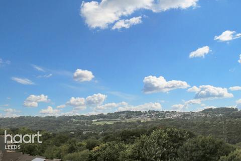 3 bedroom end of terrace house for sale, Aire View Terrace, Leeds