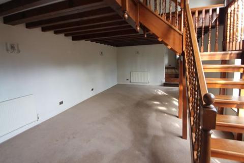 3 bedroom house to rent, Main Street, Shadwell