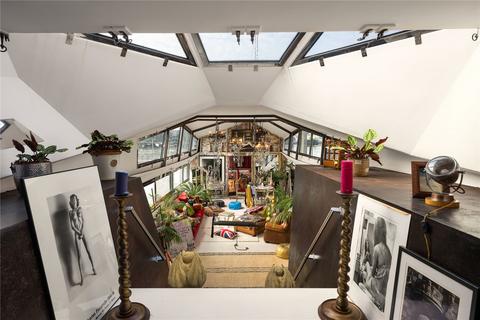 undefined, Houseboat, Imperial Wharf, London, SW6