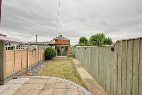 2 bedroom terraced house for sale, Wold Road, Hull