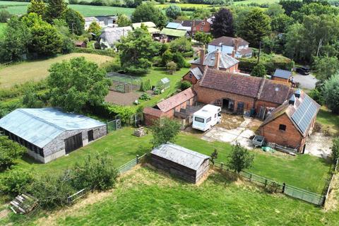 3 bedroom country house for sale, The Leigh, Gloucester