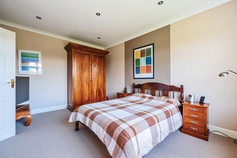 19 Stuart Road, Warlingham, CR6 9JH