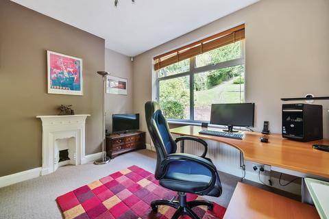 19 Stuart Road, Warlingham, CR6 9JH