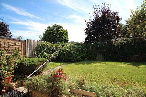16 Blackwater Close, Oakley, Basingstoke, RG23 7AS