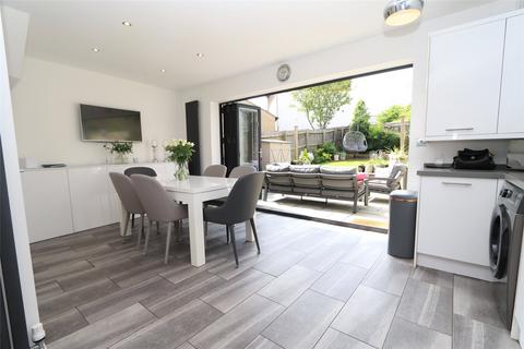 undefined, Penshurst Crescent, Ashland, Milton Keynes, Buckinghamshire, MK6