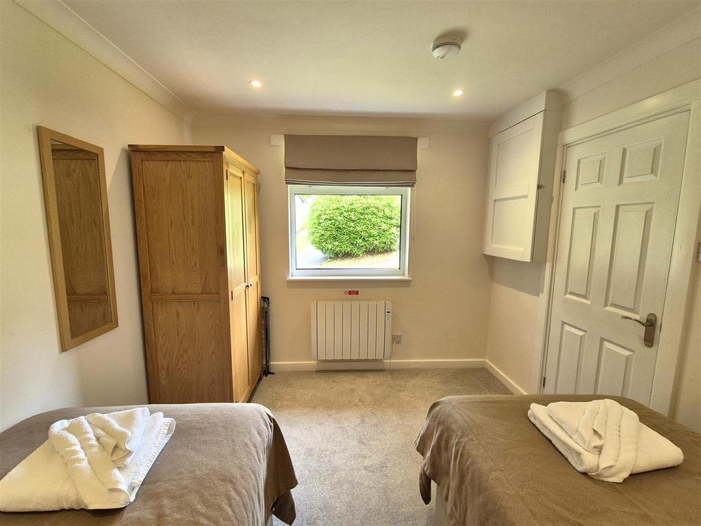 Twin room.jpg