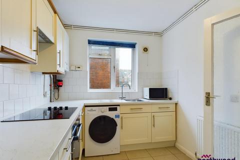 2 bedroom flat to rent, Beaconsfield Villas, Preston Park, Brighton and Hove, BN1