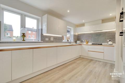 16 Armada Close, Lichfield, WS14 0GJ