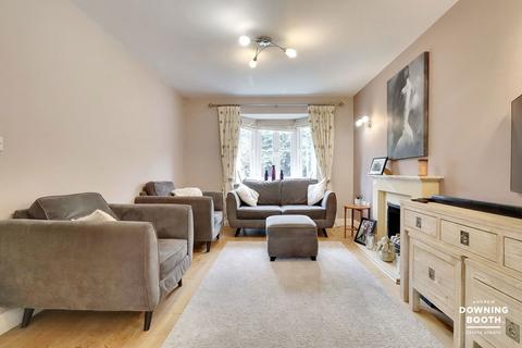16 Armada Close, Lichfield, WS14 0GJ