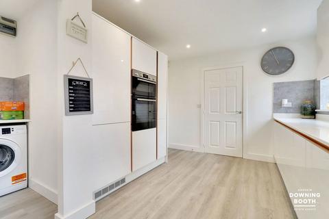 16 Armada Close, Lichfield, WS14 0GJ