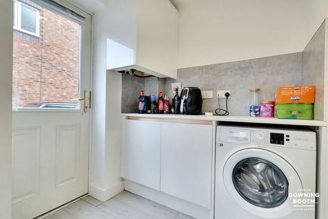 16 Armada Close, Lichfield, WS14 0GJ