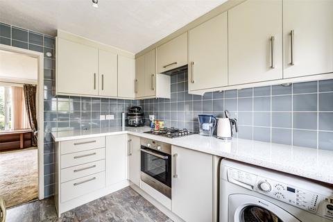 2 bedroom flat for sale, Chatsmore Crescent, Goring-by-Sea, Worthing, West Sussex, BN12