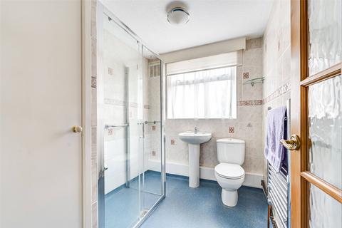 2 bedroom flat for sale, Chatsmore Crescent, Goring-by-Sea, Worthing, West Sussex, BN12