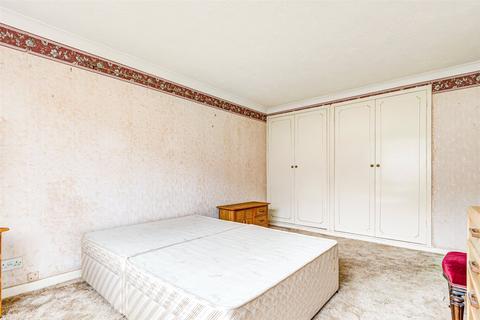 7 Chatsmore Crescent, Goring By Sea, Worthing, BN12 5AA