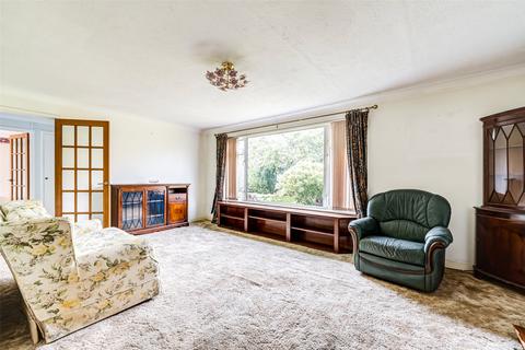 7 Chatsmore Crescent, Goring By Sea, Worthing, BN12 5AA