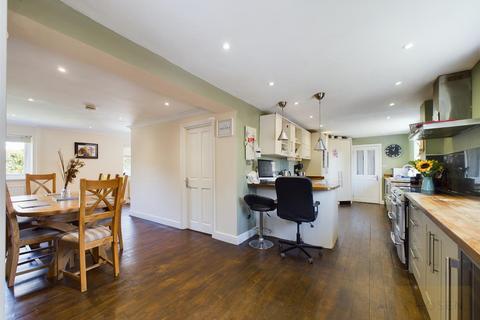 4 bedroom detached house for sale, Peregrine Road, Cheltenham