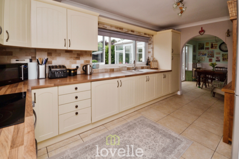 4 bedroom detached house for sale, Dunbar Avenue, New Waltham DN36