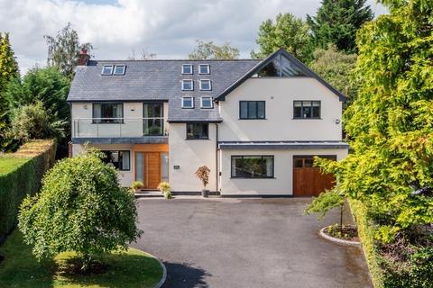 5 bedroom detached house for sale, The Circle, Mere