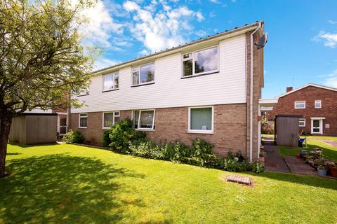 54 Warwick Gardens, Thames Ditton, KT7 0RB