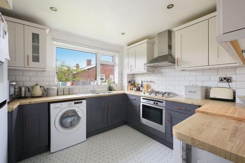 54 Warwick Gardens, Thames Ditton, KT7 0RB