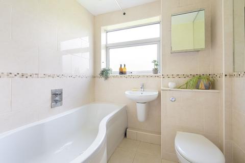 54 Warwick Gardens, Thames Ditton, KT7 0RB