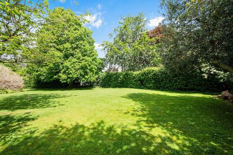 54 Warwick Gardens, Thames Ditton, KT7 0RB
