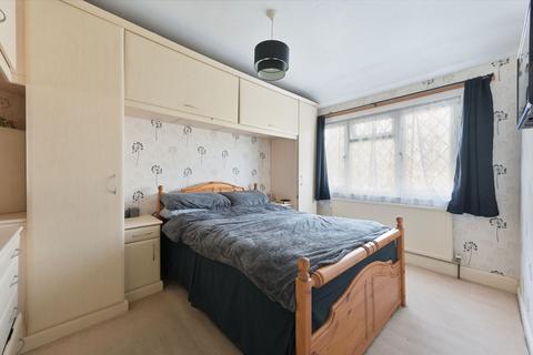 126 Knollmead, Surbiton, KT5 9QW