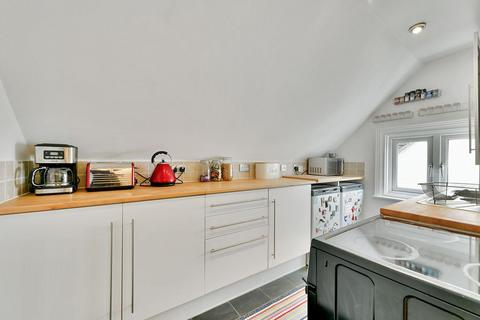 36b Effingham Road, Long Ditton, Surbiton, KT6 5JY