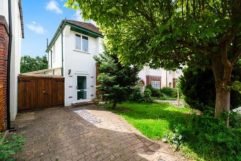 3 Highfield Close, Long Ditton, Surbiton, KT6 5JG