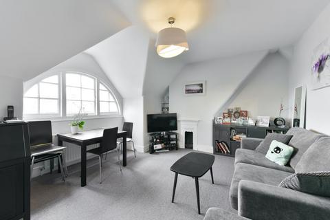 1 bedroom flat for sale, Ewell Road, Surbiton KT6