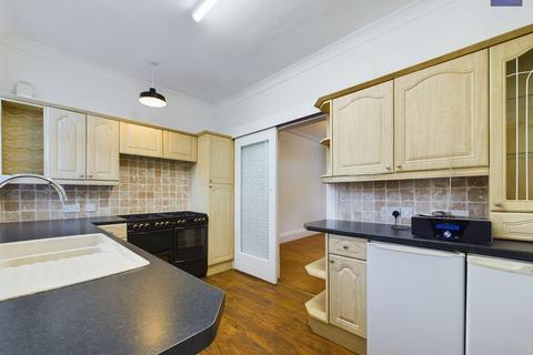 7 Arnold Avenue, Blackpool, FY4 2EP