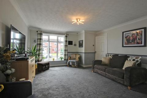 21 Oaklands Drive, Willerby, Hull, HU10 6BJ