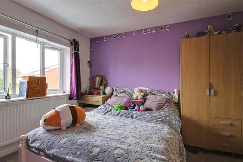 21 Oaklands Drive, Willerby, Hull, HU10 6BJ