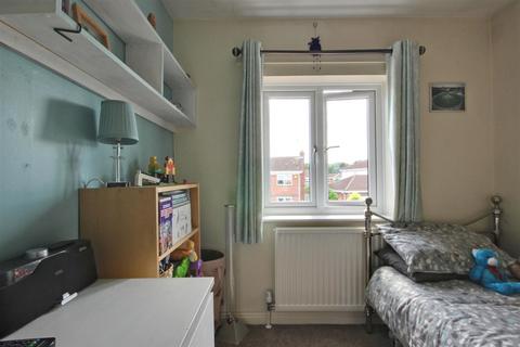 21 Oaklands Drive, Willerby, Hull, HU10 6BJ