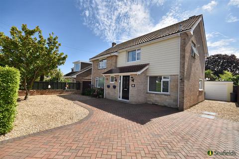 3 bedroom detached house for sale, Crossway, Bembridge, PO35 5RE